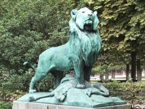 リュクサンブール公園のライオン