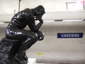 ヴァレンヌ駅の考える人